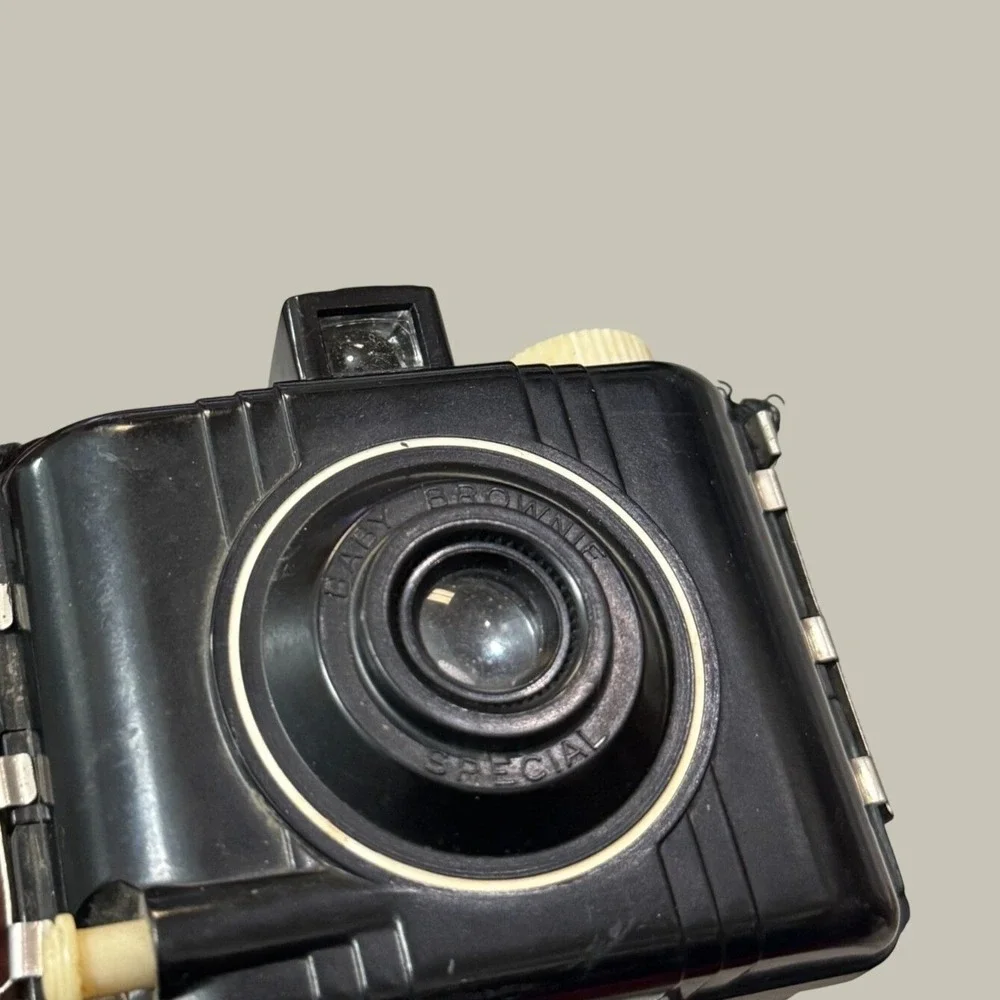 Vintage 1940s Kodak Baby Brownie Special 127 Film Bakelite Camera Untested